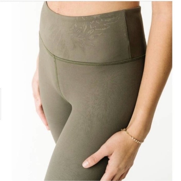 ZYIA Active Forest Foliage Light n Tight High Rise Leggings Olive Green Sz 6-8 - Picture 2 of 8